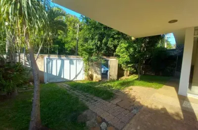 Casa para alugar em centro de 441.00m² com 3 quartos, 1 suite e 4 garagens