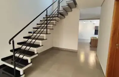 Sobrado para venda em condomínio park real de 184.00m² com 3 quartos, 3 suites e 2 garagens