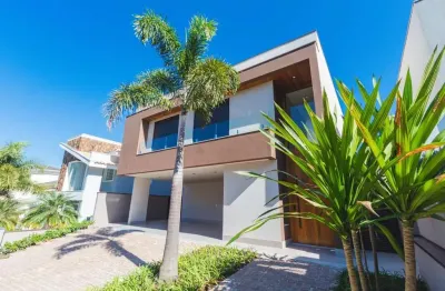 Sobrado para venda em condomínio santa clara de 377.00m² com 4 quartos, 4 suites e 4 garagens