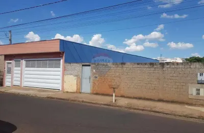 Casa para venda em centro de 134.80m² com 2 quartos, 1 suite e 2 garagens