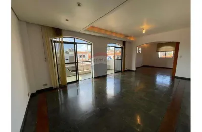 Apartamento para alugar em centro de 227.00m² com 4 quartos, 1 suite e 3 garagens