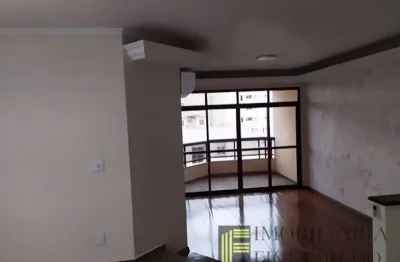 Apartamento para alugar em centro de 135.00m² com 4 quartos, 1 suite e 2 garagens