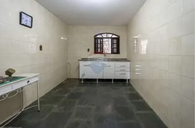 Casa para alugar em jardim messina de 80.00m² com 2 quartos e 1 garagem