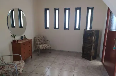 Casa para venda em centro de 240.00m² com 3 quartos, 1 suite e 2 garagens