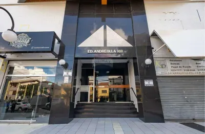 Sala comercial à venda na Rua Vinte e Quatro de Maio, 980, Rebouças, Curitiba