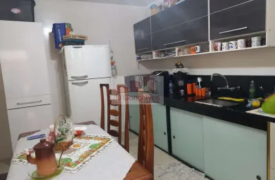 Sobrado para venda em centro de 193.00m² com 3 quartos e 1 garagem