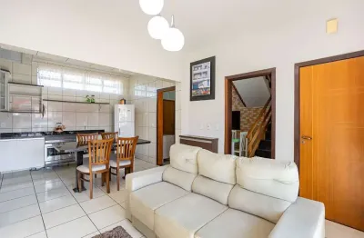 Sobrado para venda em sítio cercado de 280.00m² com 3 quartos, 1 suite e 2 garagens