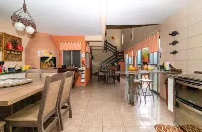 Sobrado para venda em bacacheri de 397.00m² com 4 quartos, 2 suites e 4 garagens