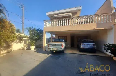 Sobrado para venda em planalto paraíso de 180.00m² com 3 quartos, 2 suites e 4 garagens