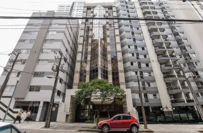 Sala comercial à venda na Rua Lamenha Lins, 266, Centro, Curitiba