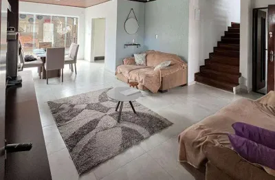Casa para venda em vila suíssa de 212.00m² com 3 quartos e 4 garagens