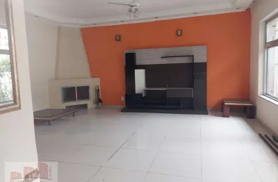 Casa para venda em centro de 280.00m² com 3 quartos, 1 suite e 2 garagens