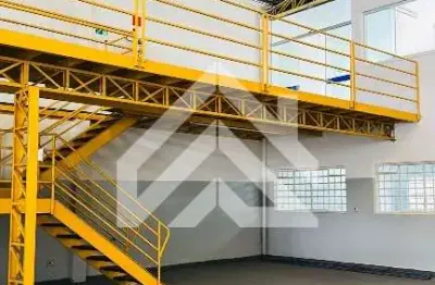 Galpão / depósito / armazém para alugar em centro de 401.00m²