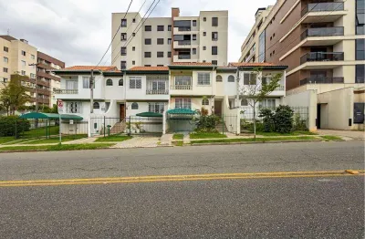 Sobrado para venda em cabral de 105.00m² com 3 quartos, 1 suite e 1 garagem