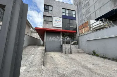 Casa para venda em capão da imbuia de 680.00m² com 8 quartos, 1 suite e 10 garagens