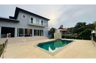 Casa de condomínio para alugar em medeiros de 312.00m² com 4 quartos e 2 suites