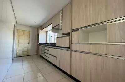 Casa para venda em centro de 197.00m² com 3 quartos, 1 suite e 2 garagens