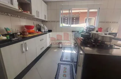 Sobrado para venda em campanário de 180.00m² com 3 quartos, 1 suite e 1 garagem