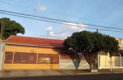 Casa para venda em jardim itália de 258.00m² com 3 quartos, 1 suite e 3 garagens