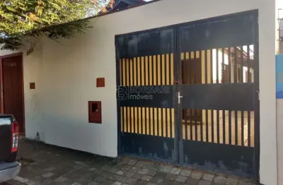 Casa para alugar em centro de 183.00m² com 2 quartos, 1 suite e 1 garagem