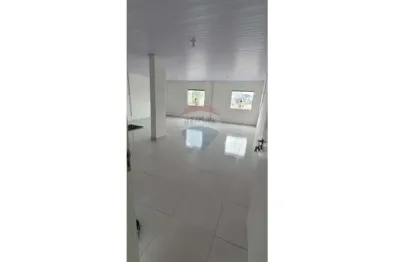 Sala comercial para alugar na Rua Armando Sales de Oliveira, 120, Vila Riman, Arujá