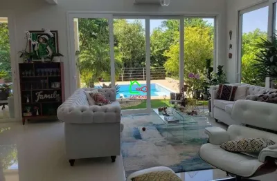 Casa para venda em bosque de 250.00m² com 4 quartos, 4 suites e 4 garagens