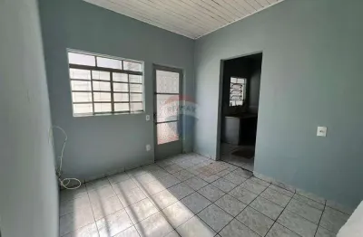 Casa para alugar em jardim santa rosa de 35.00m² com 1 quarto e 1 garagem