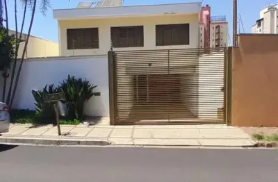 Sobrado para alugar em centro de 270.00m² com 4 quartos, 2 suites e 4 garagens