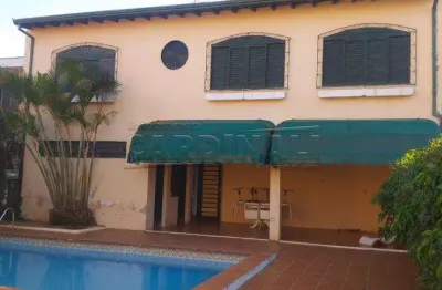 Casa para venda em centro de 249.00m² com 3 quartos, 1 suite e 6 garagens