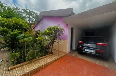 Casa para venda em centro de 300.00m² com 4 quartos, 1 suite e 2 garagens