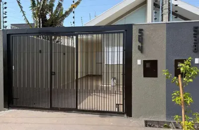 Casa para venda em Jardim Universal de 75.00m² com 2 Quartos, 1 Suite e 2 Garagens