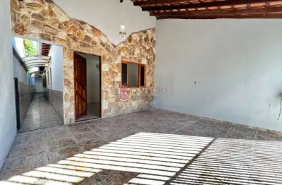 Casa para venda em Residencial Jardim Perolla de 102.00m² com 2 Quartos, 1 Suite e 2 Garagens