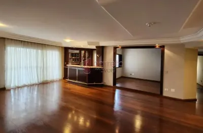 Apartamento para alugar em centro de 239.00m² com 3 quartos, 3 suites e 3 garagens