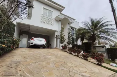 Casa de Condomínio para venda em Parque Rural Fazenda Santa Cândida de 240.00m² com 3 Quartos, 3 Suites e 4 Garagens