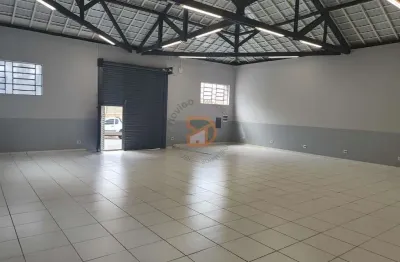 Galpão / depósito / armazém para alugar em centro de 216.00m²