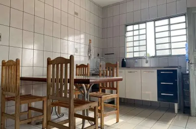 Casa para venda em jardim baronesa de 194.00m² com 3 quartos e 2 garagens