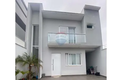 Sobrado para venda em villa di cesar de 180.00m² com 3 quartos, 1 suite e 2 garagens