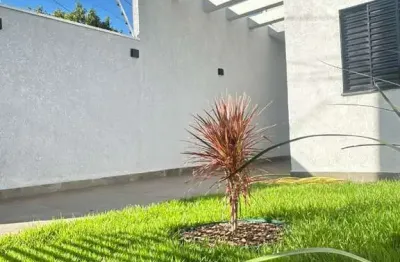 Casa para venda em parque pioneiros de 74.00m² com 3 quartos, 1 suite e 2 garagens