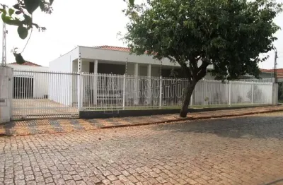 Casa para venda em centro de 206.00m² com 3 quartos, 1 suite e 5 garagens