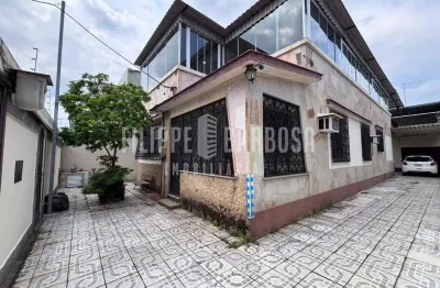 Casa para venda em Vila da Penha de 224.00m² com 3 Quartos e 5 Garagens