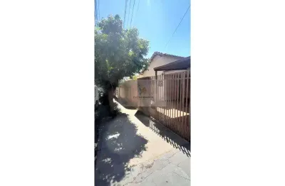 Casa para venda em vila santa cruz de 244.00m² com 4 quartos e 2 garagens