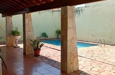 Casa com 3 quartos à venda na Rua Anhangüera, ***, Centro, Birigui