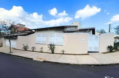Casa para venda em jardim acapulco de 207.00m² com 3 quartos, 1 suite e 4 garagens