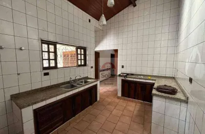 Casa para venda em centro de 151.00m² com 3 quartos, 1 suite e 3 garagens