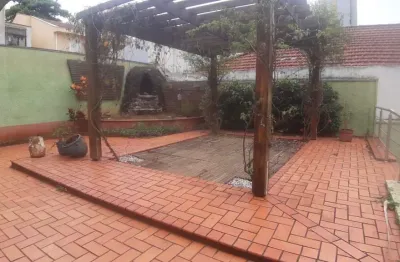 Casa para venda e aluguel em centro de 304.00m² com 4 quartos, 2 suites e 2 garagens