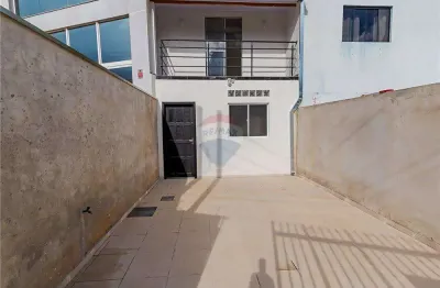 Sobrado para alugar em tanguá de 56.00m² com 2 quartos e 1 garagem