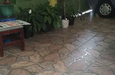 Casa para venda em centro de 180.00m² com 2 quartos e 2 garagens