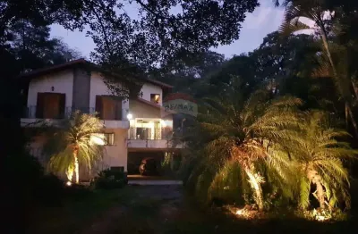 Casa de condomínio para alugar em alpes dos araçás (jordanésia) de 340.00m² com 4 quartos, 1 suite e 8 garagens