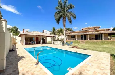 Chácara para venda e aluguel em Terras De Itaici de 430.00m² com 3 Quartos, 3 Suites e 8 Garagens