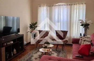 Casa para venda em centro de 170.00m² com 3 quartos, 1 suite e 2 garagens